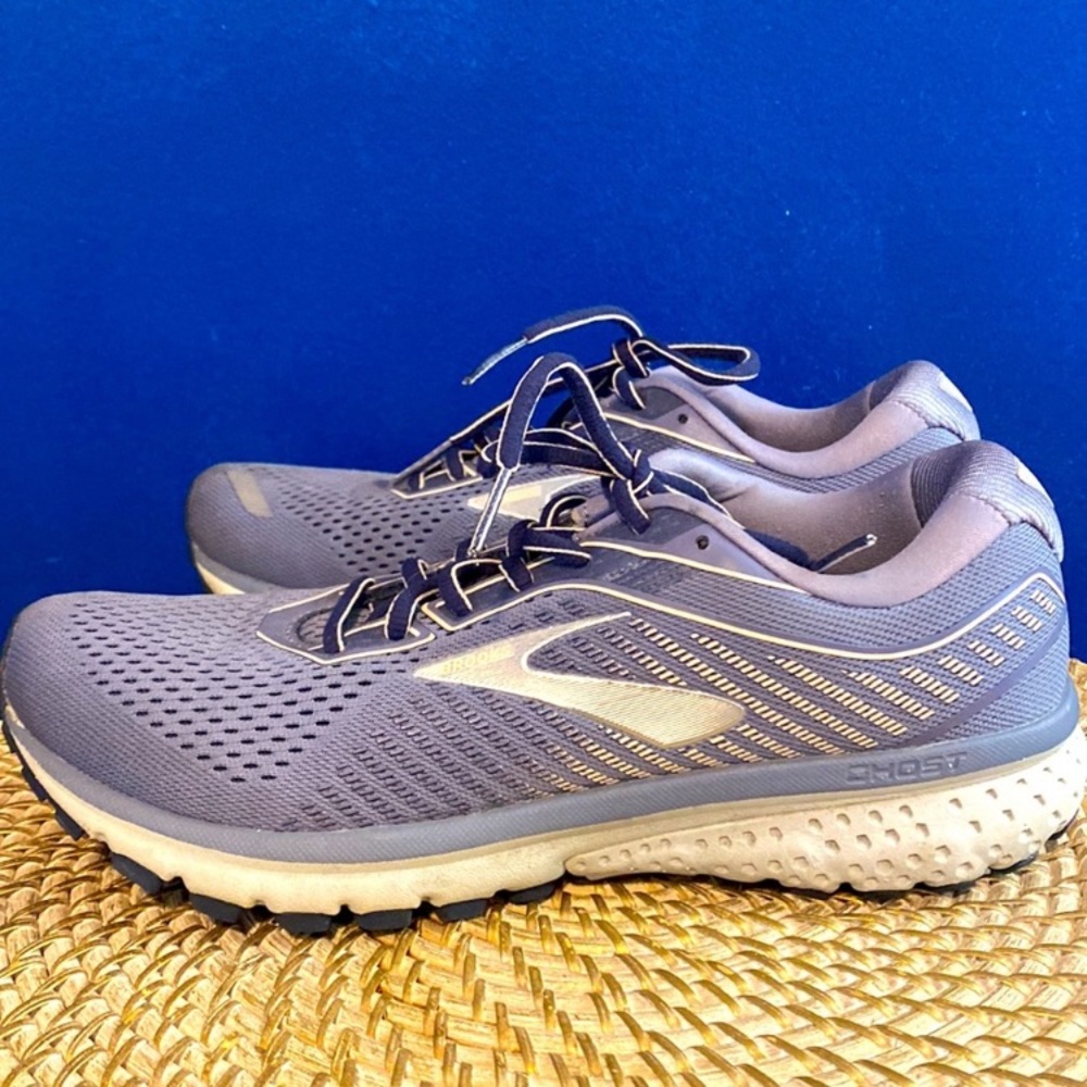 Women’s Brooks Ghost 12 Running Shoes Size 10B
